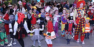 Merler Kids ausser Rand und Band