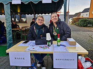 Karnevalistisches Treiben auf dem Merler Dorfplatz
