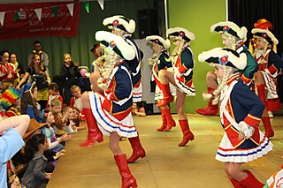 Jecke Kids feierten in Merl