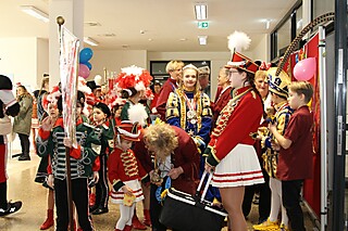 Jecke Kids feierten in Merl