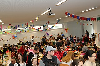 Jecke Kids feierten in Merl
