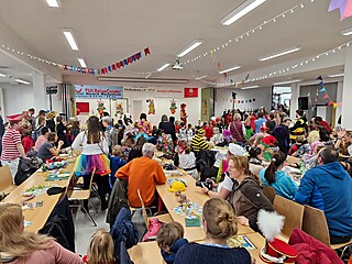 Clown Coco und die Stadt-Garde Meckenheim e.V. begeisterten die kleinen Jecken!
