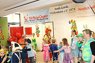 Clown Coco und die Stadt-Garde Meckenheim e.V. begeisterten die kleinen Jecken!