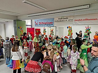 Clown Coco und die Stadt-Garde Meckenheim e.V. begeisterten die kleinen Jecken!