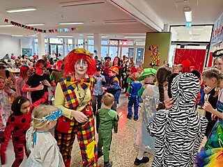 Clown Coco und die Stadt-Garde Meckenheim e.V. begeisterten die kleinen Jecken!
