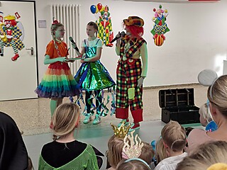 Clown Coco und die Stadt-Garde Meckenheim e.V. begeisterten die kleinen Jecken!