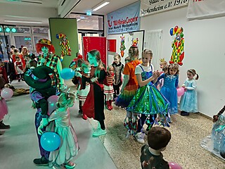 Clown Coco und die Stadt-Garde Meckenheim e.V. begeisterten die kleinen Jecken!