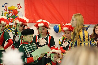 Jecke Kids feierten in Merl