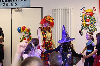Jecke Kids feierten in Merl
