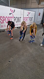 Die Kinder- und Jugendgruppe zu Besuch in der Kletterhalle