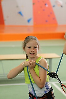Stadt-Garde Kinder in der Kletterhalle