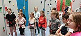 Die Kinder- und Jugendgruppe zu Besuch in der Kletterhalle