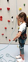 Die Kinder- und Jugendgruppe zu Besuch in der Kletterhalle