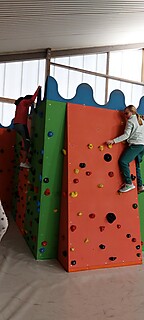 Die Kinder- und Jugendgruppe zu Besuch in der Kletterhalle