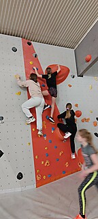 Die Kinder- und Jugendgruppe zu Besuch in der Kletterhalle