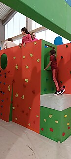 Die Kinder- und Jugendgruppe zu Besuch in der Kletterhalle