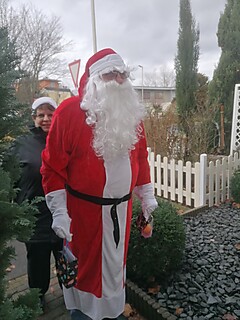 Der Nikolaus besucht die Stadt-Garde Kinder