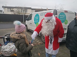 Der Nikolaus besucht die Stadt-Garde Kinder