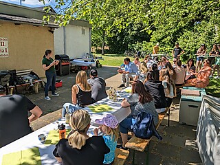 Stadt-Garde wählte und grillte
