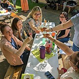 Stadt-Garde wählte und grillte