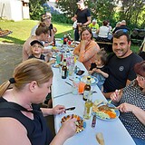 Stadt-Garde wählte und grillte