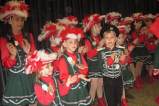 Weiberfastnacht unterwegs mit der Stadt-Garde