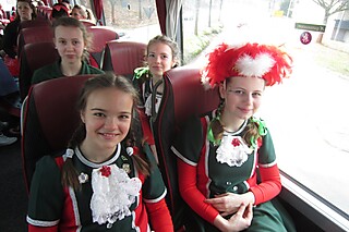 Weiberfastnacht unterwegs mit der Stadt-Garde