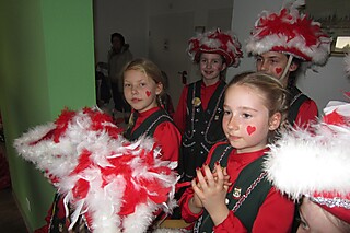Weiberfastnacht unterwegs mit der Stadt-Garde