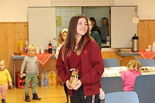 Nikolaus und Saskia I. zu Besuch bei den Stadt-Garde Kindern