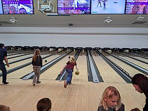 Spaß für Groß und Klein :Stadt-Garde feiert Weihnachtsfeier im Bowlingcenter 